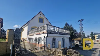 Domy na predaj 8-izbový, Bratislava-Záhorská Bystrica · €450 000