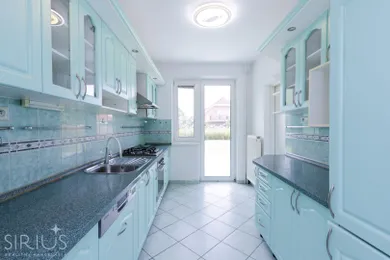 Na predaj 8-izbový dom, 300 m², Ivanka pri Dunaji, Nová