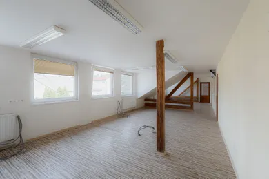 Na prenájom komerčné, 87 m², Dolný Kubín, Matúškova
