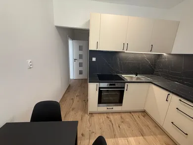 Na prenájom 2-izbový byt, 60 m², Dunajská Streda, Nová Ves