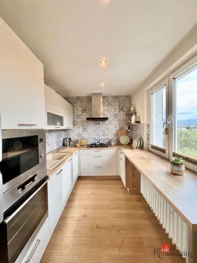 Mieszkania na sprzedaż, 3-pokojowe, Banská Bystrica · €199 900