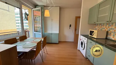 Mieszkania na wynajem, 1-pokojowe, Zvolen · €490