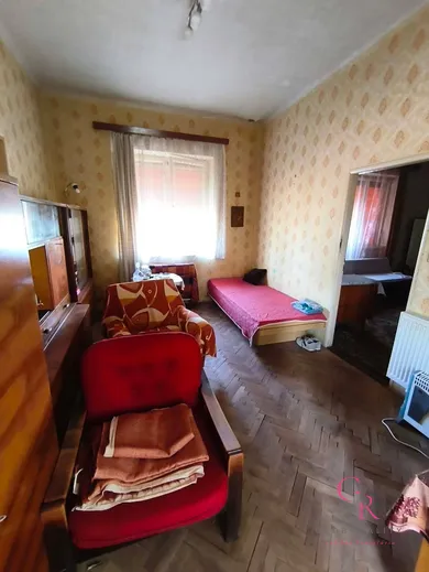 Na predaj 3-izbový dom, 100 m², Šahy, Cintorínska