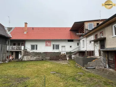 Na predaj 9-izbový dom, 315 m², Lieskovec, Osloboditeľov