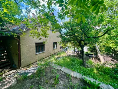 Na predaj dom v Bratislava-Staré Mesto · €700 000 · Pôvodný stav