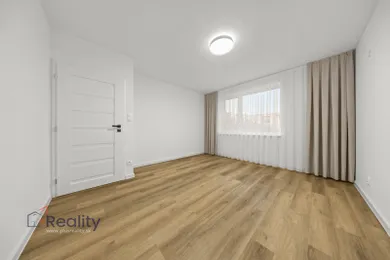 Na predaj 4-izbový dom, 98 m², Šamorín