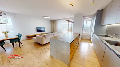Eladó lakások, 3-szobás, Trenčín · €344 000