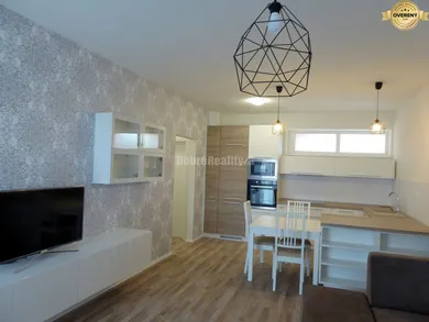 Квартири в оренду, 2-кімнатні, Banská Bystrica · €750