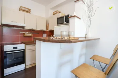 Na prenájom 2-izbový byt, 37 m², Považská Bystrica, Mládežnícka