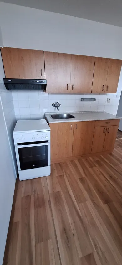 Mieszkania na wynajem, 1-pokojowe, Nové Zámky · €390