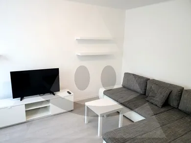 Na prenájom 2-izbový byt, 47 m², Komárno, Košická