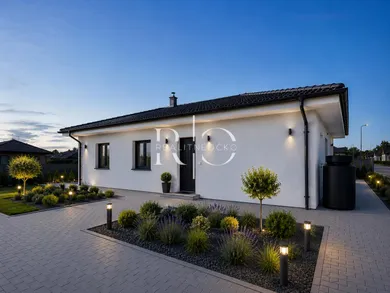 Domy na sprzedaż, 4-pokojowe, Levice · €294 990