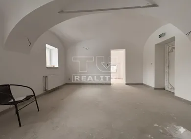 Na predaj objekt, 42 m², Nitra