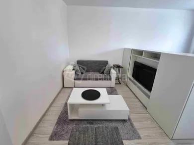 Na prenájom byt v Bratislava-Vrakuňa · €450 · Dokončené