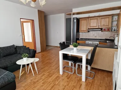 Na predaj 3-izbový byt, 66 m², Senec, Zemplínska