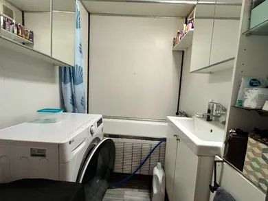 Na predaj 4-izbový byt, 86 m², Bratislava-Petržalka, Bzovícka