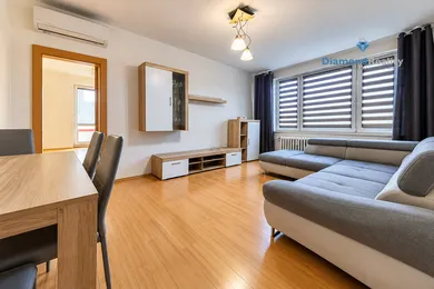 Na prenájom 3-izbový byt, 73 m², Košice-Staré Mesto, Štítová