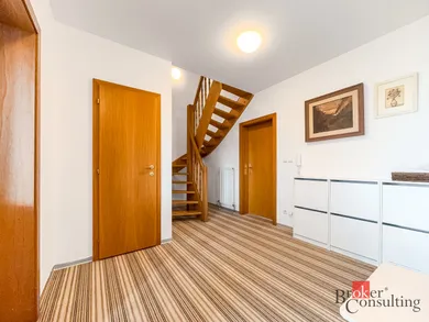 Na prenájom 3-izbový byt, 121 m², Bratislava-Nové Mesto, Vajnorská