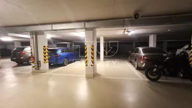 Objekty na predaj, Bratislava-Dúbravka · €19 999