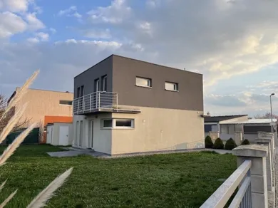 Na predaj 5-izbový dom, 112 m², Chorvátsky Grob, Jarabinová