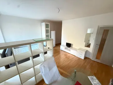 Na predaj 1-izbový byt, 34 m², Bratislava-Nové Mesto, Nobelova