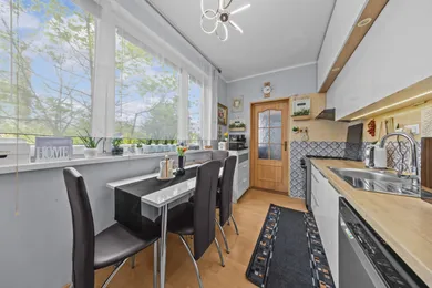Na predaj 3-izbový byt, 70 m², Bratislava-Devínska Nová Ves
