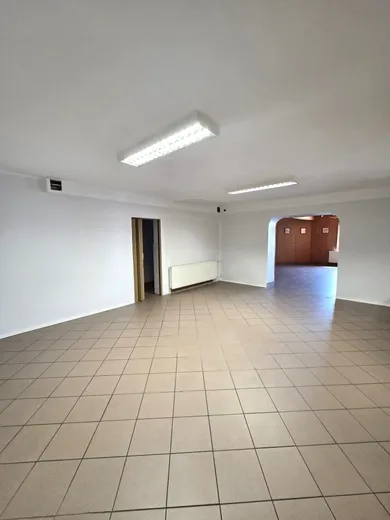 Na predaj objekt, 250 m², Veľké Leváre, Školská