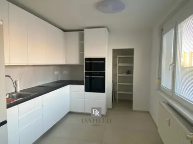 Na prenájom 3-izbový byt, 95 m², Bratislava-Ružinov, Jégého