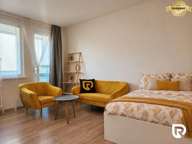 Kiadó lakások, 1-szobás, Bratislava-Dúbravka · €510