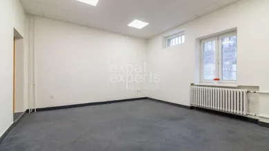 Na prenájom komerčné, 56 m², Bratislava-Staré Mesto