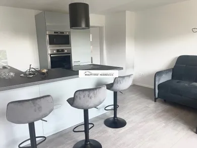 Byty na prenájom 2-izbový, Bratislava-Nové Mesto · €800