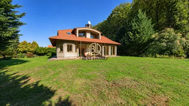 Na predaj 5-izbový dom, 161 m², Ilava, Skala