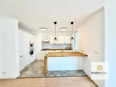 Na predaj 4-izbový byt, 115 m², Bratislava-Staré Mesto
