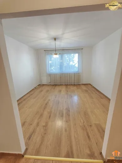 Na prenájom 1-izbový byt, 38 m², Nitra, Kmeťova