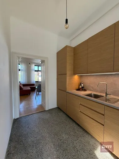 Na prenájom 2-izbový byt, 43 m², Bratislava-Staré Mesto, Štefanovičova
