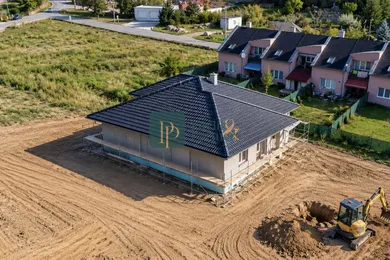 Na predaj 4-izbový dom, 118 m², Veľké Zálužie, Poľná