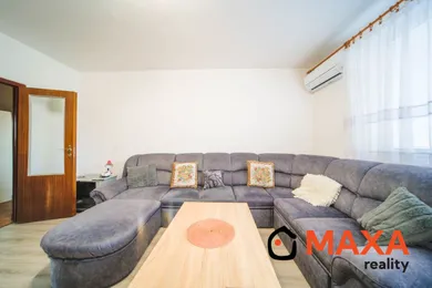 Na predaj 3-izbový byt, 72 m², Prievidza