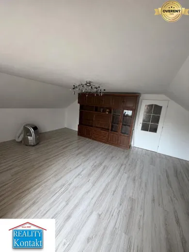 Na predaj 6-izbový dom, 190 m², Šurany, Cintorínska