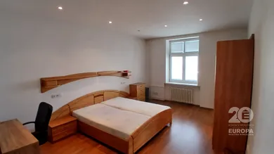 Na prenájom 2-izbový byt, 92 m², Bratislava-Nové Mesto, Vajnorská