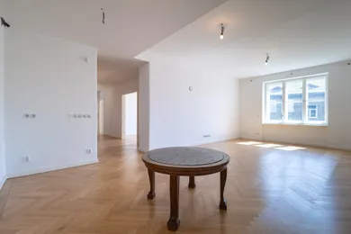 Na predaj 3-izbový byt, 112 m², Bratislava-Staré Mesto, Okánikova