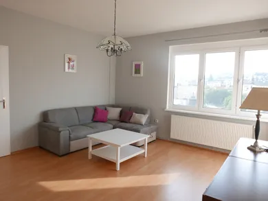 Na prenájom 3-izbový byt, Bratislava-Staré Mesto, Námestie SNP