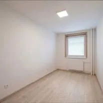 Na predaj 3-izbový byt, 60 m², Komárno, Ul. Biskupa Királya