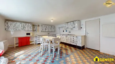 Na predaj 4-izbový dom, 238 m², Komárno