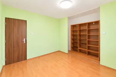Na predaj 3-izbový byt, 69 m², Komárno