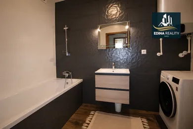 Na predaj 3-izbový byt, 64 m², Trstice
