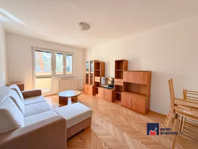 Mieszkania na wynajem, 2-pokojowe, Žilina · €620