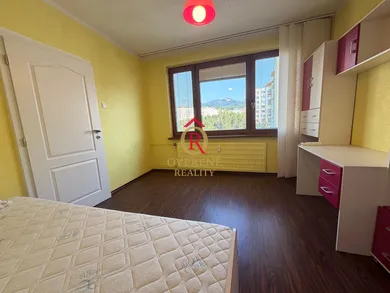 Na predaj 3-izbový byt, 72 m², Banská Bystrica, Karpatská