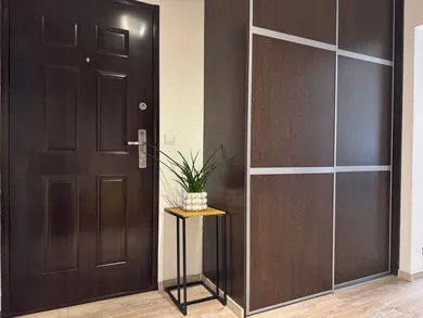 Na predaj 3-izbový byt, 70 m², Bratislava-Petržalka, Andrusovova