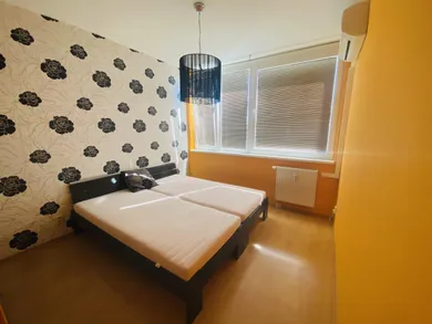 Na prenájom 2-izbový byt, 35 m², Bratislava-Podunajské Biskupice