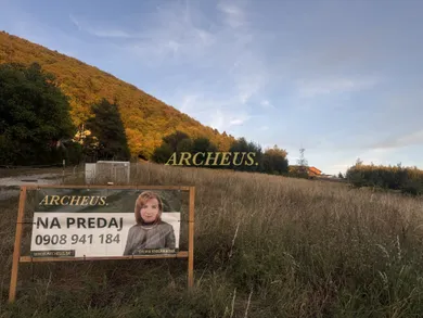 Na predaj pozemok, 800 m², Drienica